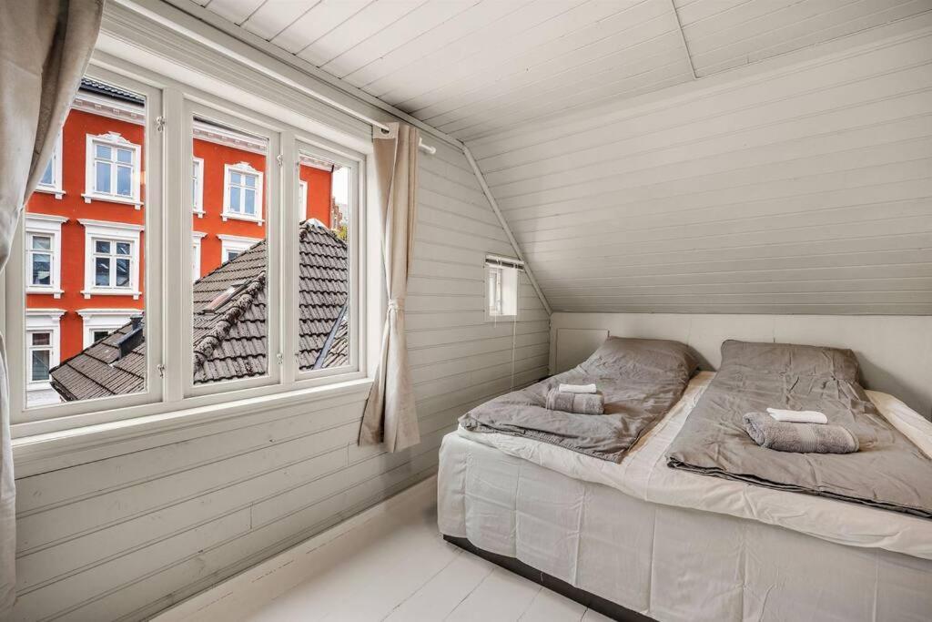 Dinbnb Homes I 4-Bedroom Historical House In Romantic Surroundings Bergen Exteriér fotografie