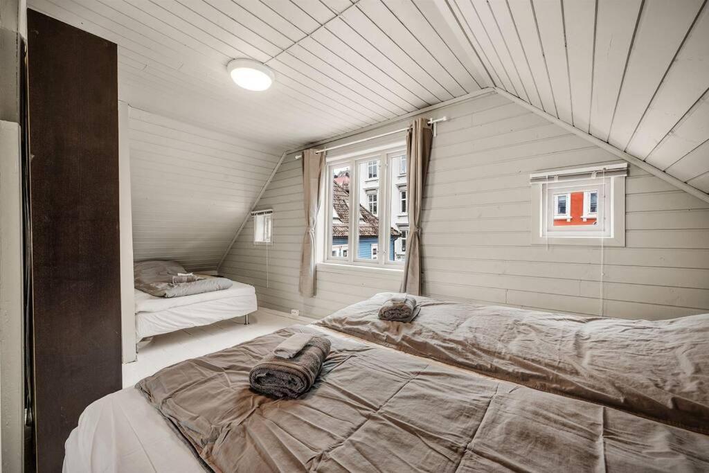 Dinbnb Homes I 4-Bedroom Historical House In Romantic Surroundings Bergen Exteriér fotografie