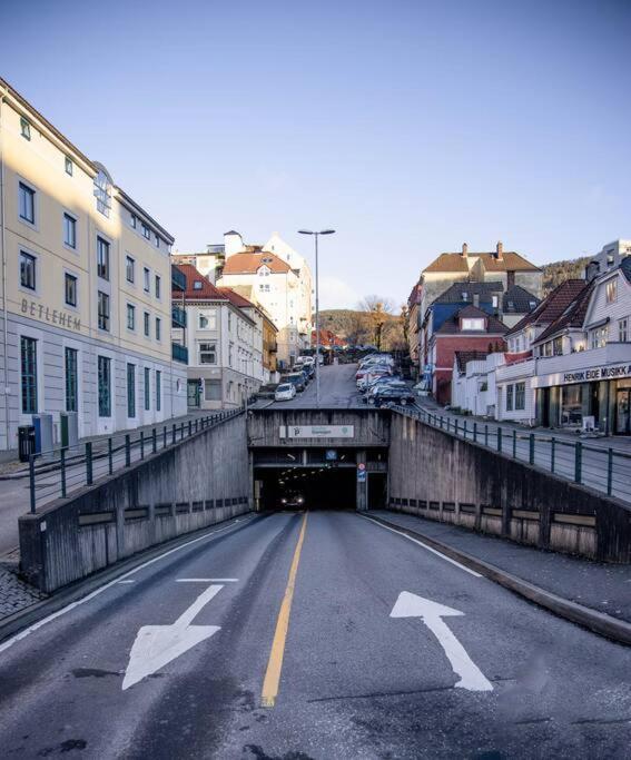 Dinbnb Homes I 4-Bedroom Historical House In Romantic Surroundings Bergen Exteriér fotografie